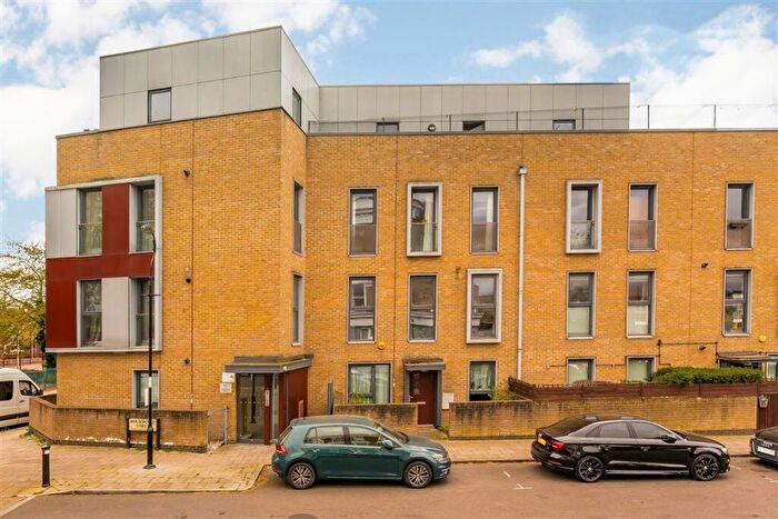 1 Bedroom Flat For Sale In Barlborough Street, New Cross, SE14