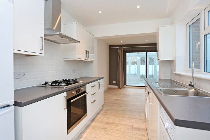 1 Bedroom Flat To Rent In Glebe Street, The Glebe Estate, Chiswick, W4