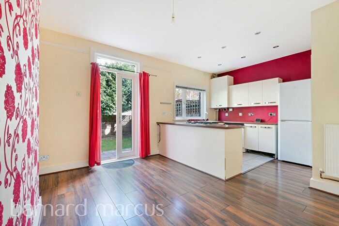 3 Bedroom End Of Terrace House To Rent In Addiscombe Court Road, Croydon, CR0