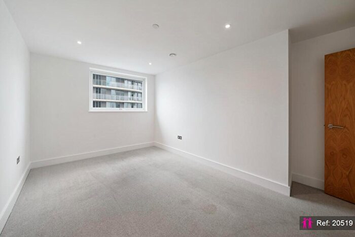 2 Bedroom Apartment To Rent In Western Gateway, London, E16