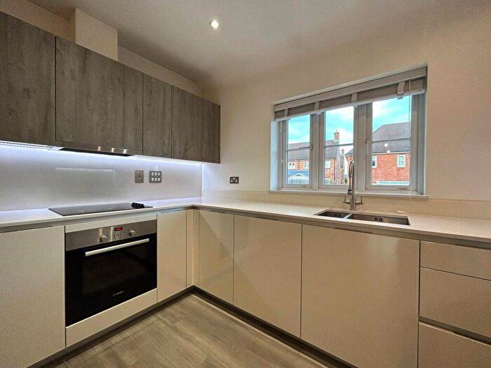1 Bedroom Flat To Rent In Meadowsweet Lane, Warfield, Berkshire, RG42