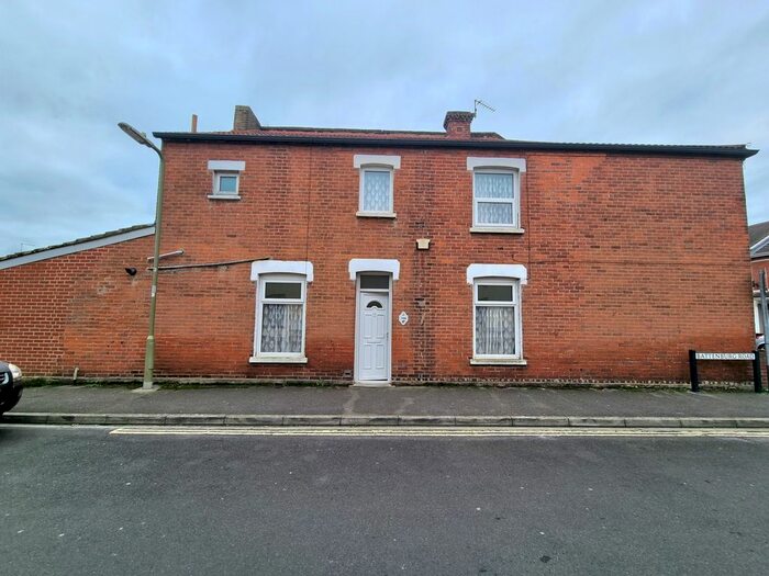 3 Bedroom Property To Rent In Queens Road, Gosport, PO12