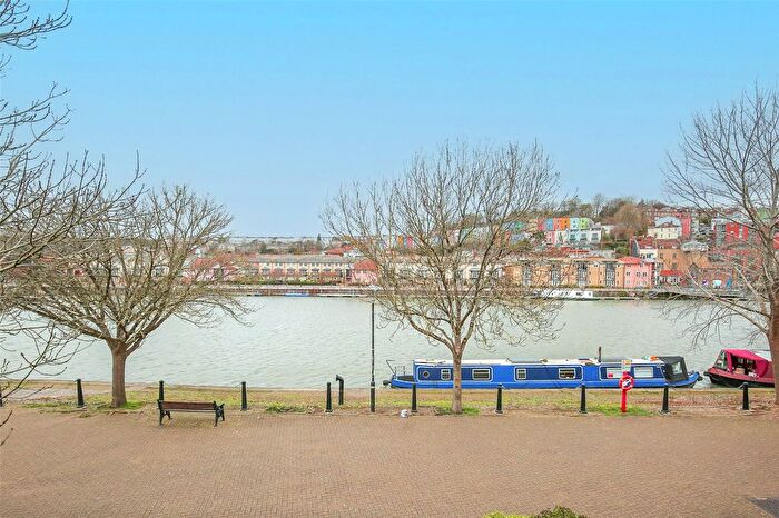 2 Bedroom Flat For Sale In Cumberland Close, Bristol, BS1