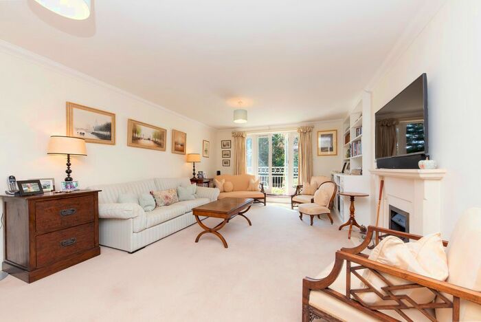 1 Bedroom Flat To Rent In The Downs, London, SW20