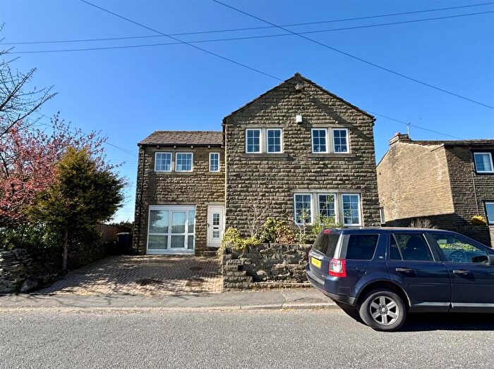 4 Bedroom Detached House For Sale In Well Heads, Thornton, Bradford, BD13