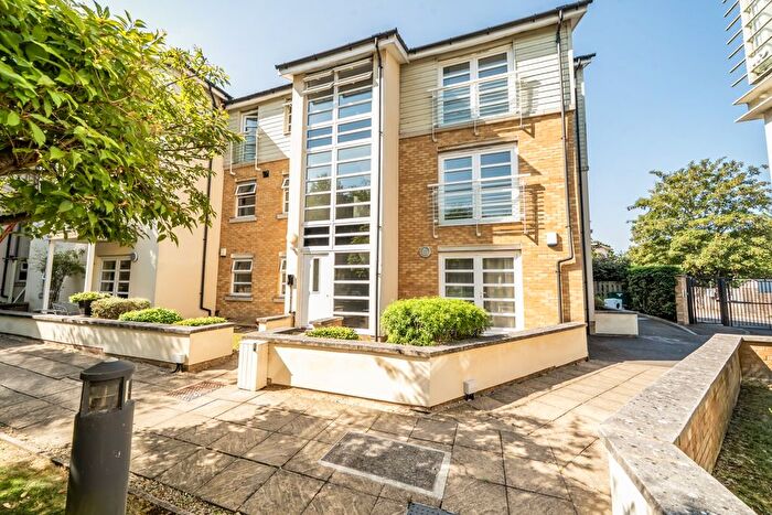 2 Bedroom Flat To Rent In The Quadrant, Rickmansworth, WD3
