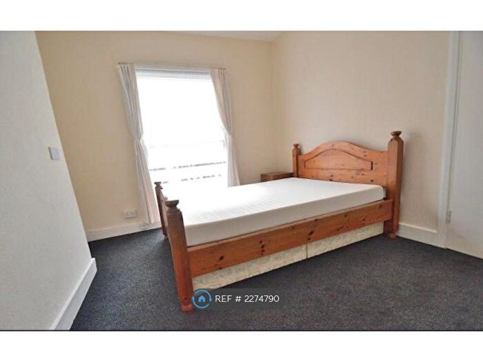 3 Bedroom Maisonette To Rent In London, London, N15