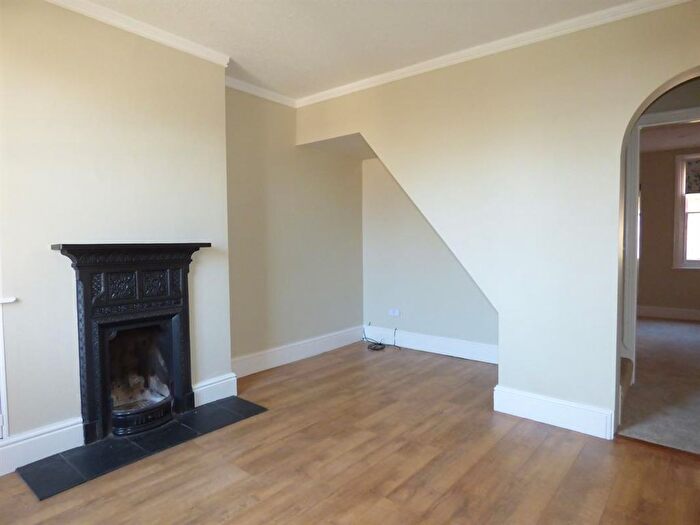 2 Bedroom End Of Terrace House For Sale In Oxford Road, Malvern, Worcestershire, WR14