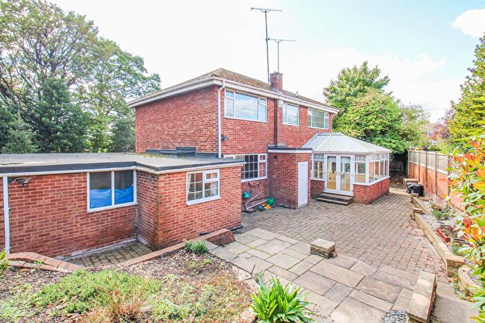 4 Bedroom Detached House For Sale In Church Close, Hemsworth, Pontefract, WF9