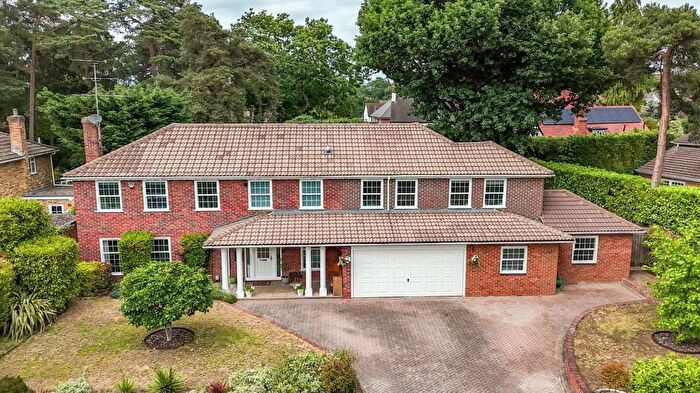 6 Bedroom Detached House For Sale In Yeomans Way, Camberley, Surrey, GU15