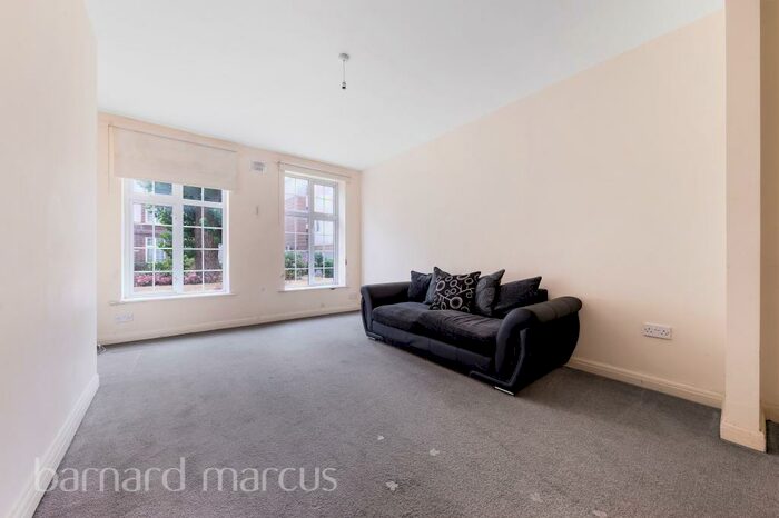 Studio To Rent In St. James's Road, Croydon, CR0