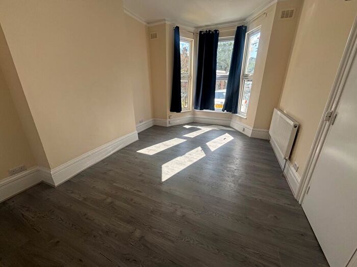 Studio To Rent In Northbrook Road, Ilford, IG1
