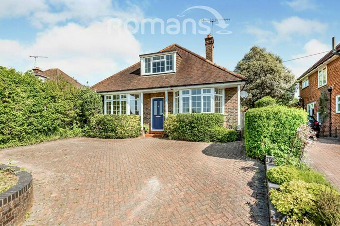 4 Bedroom Bungalow To Rent In Guildford Road, Farnham, GU9