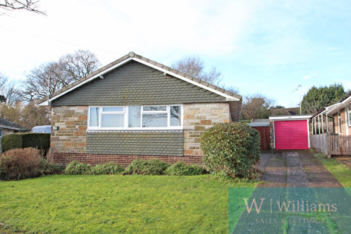 3 Bedroom Bungalow For Sale In Rectory Drive, Wootton Bridge, PO33