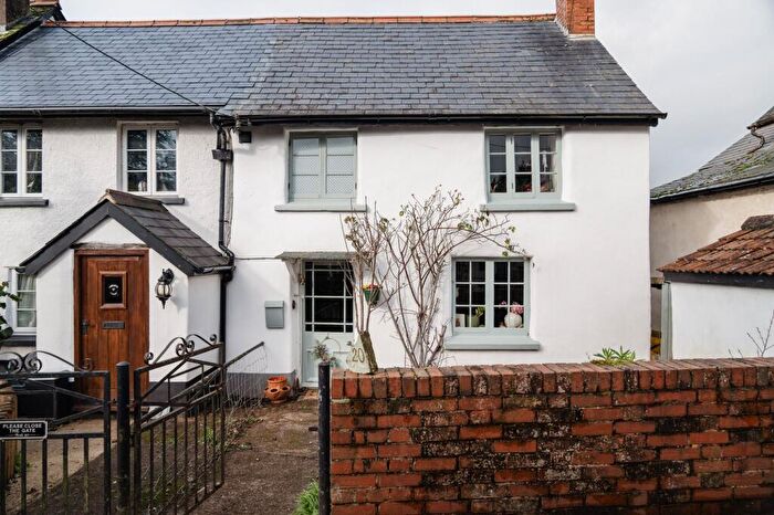 3 Bedroom End Of Terrace House For Sale In King Street, Silverton, EX5