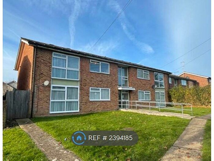 2 Bedroom Flat To Rent In Lindley Road, Godstone, RH9