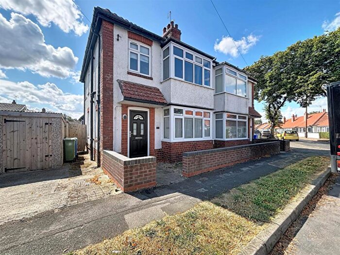 3 Bedroom Semi-Detached House For Sale In Stanley Avenue, Hornsea, HU18