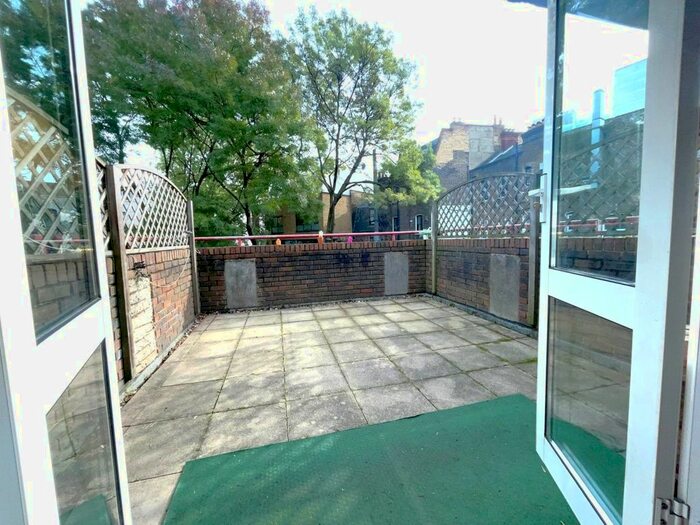 2 Bedroom Flat To Rent In George Mews, London, NW1