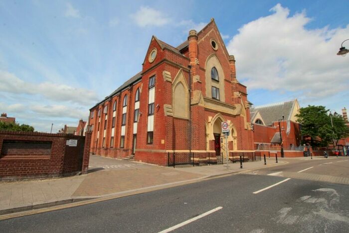 2 Bedroom Flat To Rent In Fawcett Road, Southsea, Hampshire, PO4