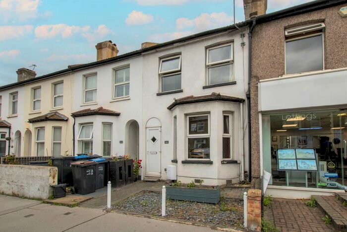 2 Bedroom Terraced House To Rent In Brighton Road, South Croydon, Surrey, CR2