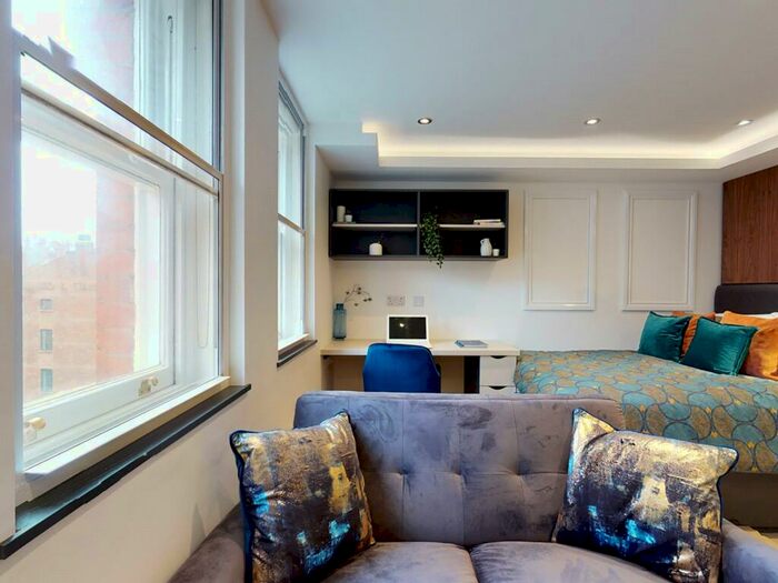 Apartment To Rent In Apt, Live Oasis Piccadilly #, M1