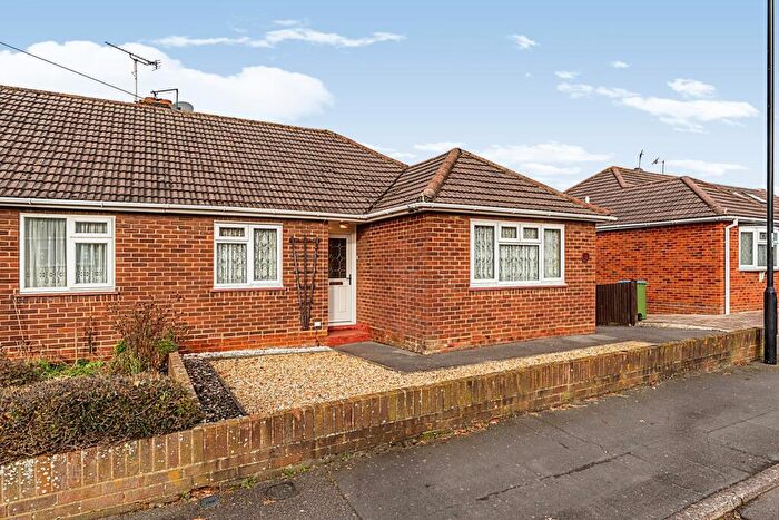 3 Bedroom Bungalow To Rent In Julian Road, Southampton, Hampshire, SO19