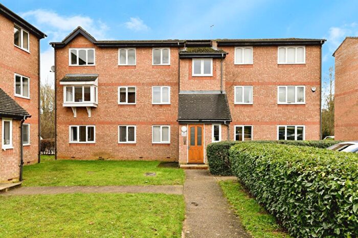 1 Bedroom Flat For Sale In Wedgewood Road, Hitchin, SG4