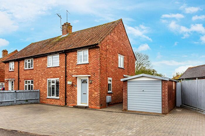 3 Bedroom Semi-Detached House For Sale In Skeynes Road, Edenbridge, Kent, TN8