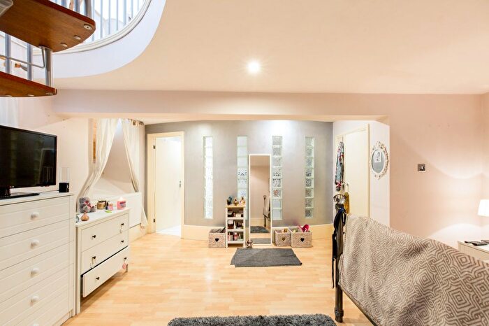 1 Bedroom Property To Rent In A Barker Gate, Nottingham, NG1