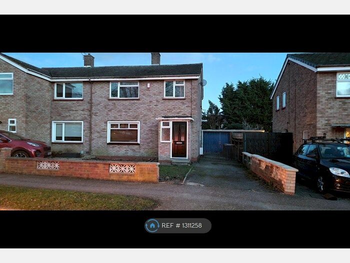 3 Bedroom Semi-Detached House To Rent In Waveney Avenue, Bedford MK41