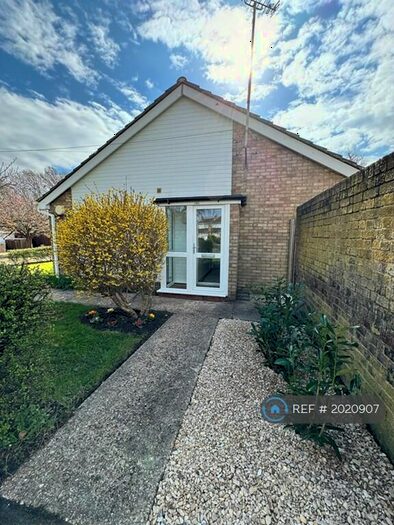 2 Bedroom Bungalow To Rent In Bedgrove, Aylesbury, HP21