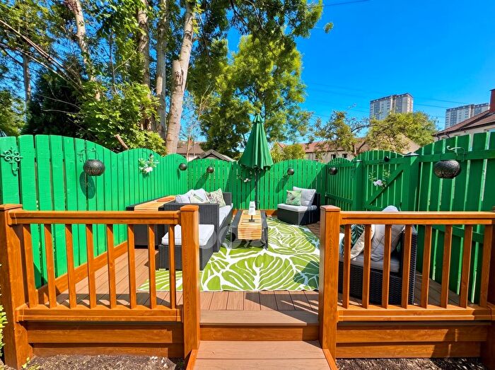 2 Bedroom Flat For Sale In Millbrix Avenue, Glasgow, G14