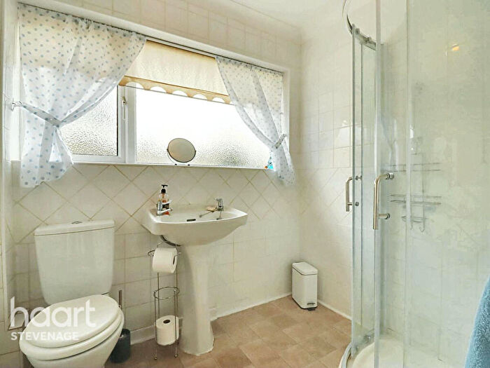 2 Bedroom End Of Terrace House For Sale In Penn Road, Stevenage, SG1