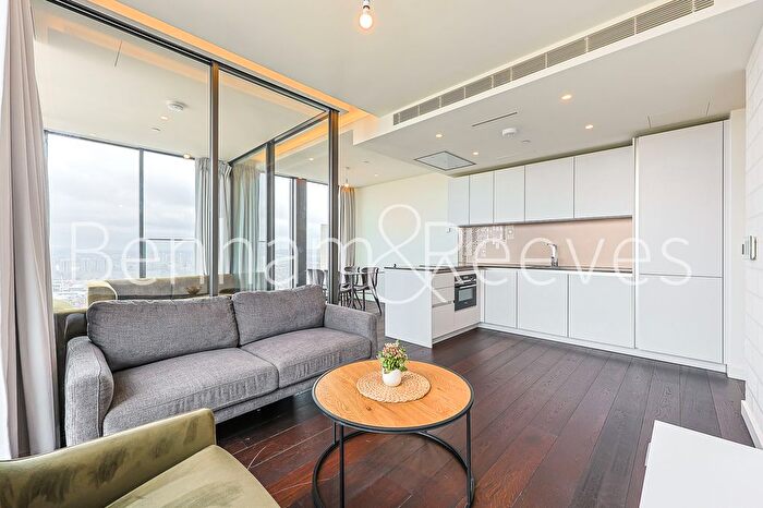2 Bedroom Flat To Rent In Damac Tower, Vauxhall, SW8