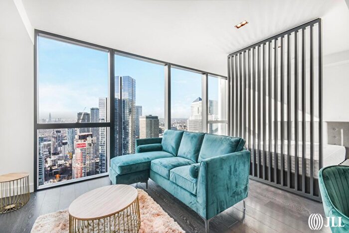 Flat To Rent In Amory Tower, London, E14