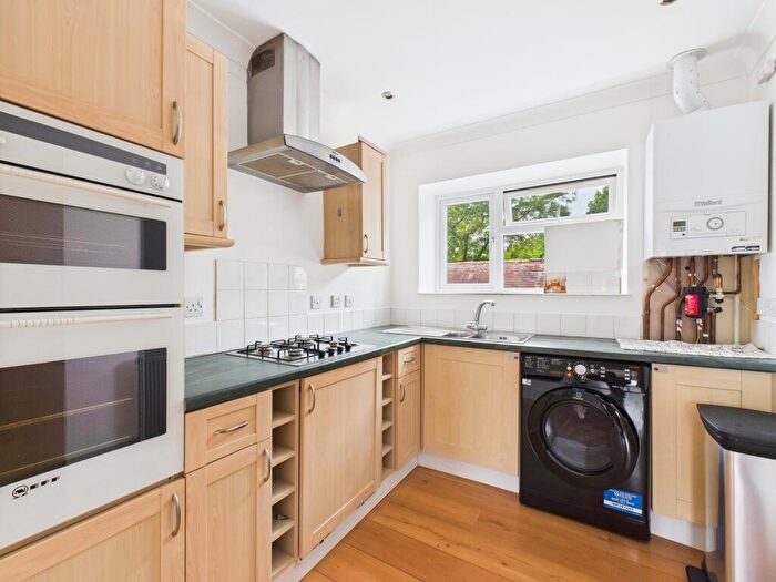 2 Bedroom Flat To Rent In Havant Road, Drayton, Portsmouth, PO6