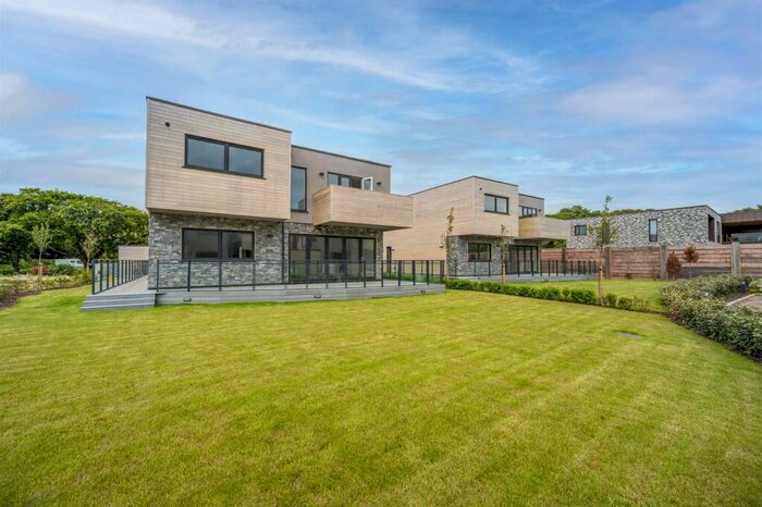 House To Rent In Copse Lane, Hayling Island, PO11