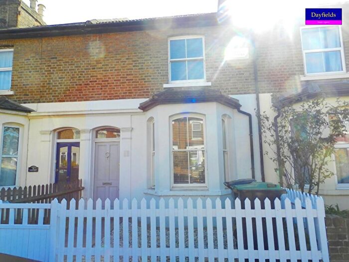 2 Bedroom Semi-Detached House To Rent In Gordon Road, London, EN2