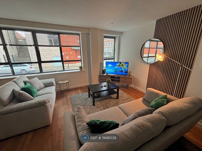 2 Bedroom Flat To Rent In Parkgate, Nottingham, NG1