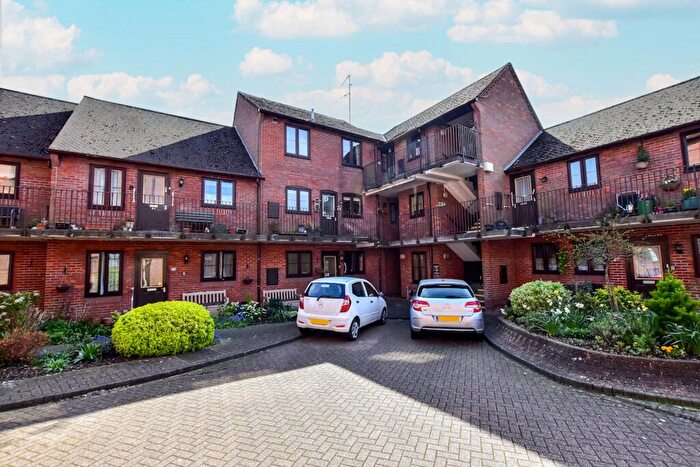 2 Bedroom Flat For Sale In Town Bridge Court, Chesham, HP5