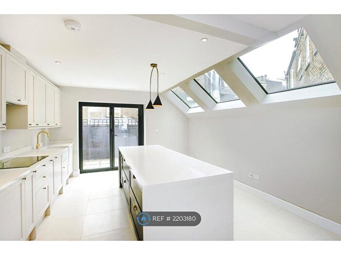 5 Bedroom Semi-Detached House To Rent In Napier Road, London, NW10