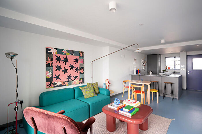 3 Bedroom Flat To Rent In Balfron Tower, St Leonards Road, London, E14