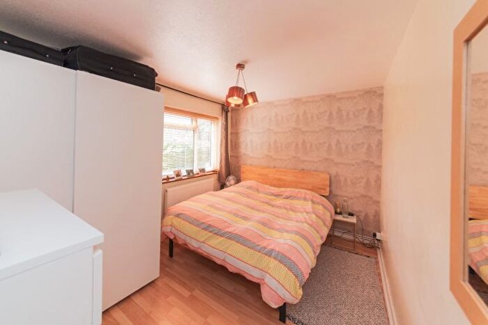 2 Bedroom Flat To Rent In Millwards, AL10