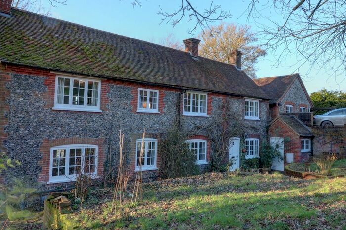 4 Bedroom Detached House To Rent In Lower Road, Loosley Row, Princes Risborough, Buckinghamshire, HP27