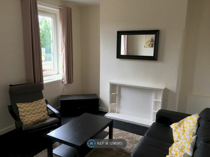2 Bedroom Flat To Rent In Stevenson Drive, Edinburgh EH11