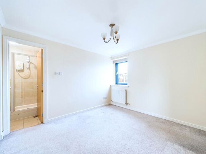2 Bedroom Apartment To Rent In Ocean Drive, The Shore, Edinburgh, EH6