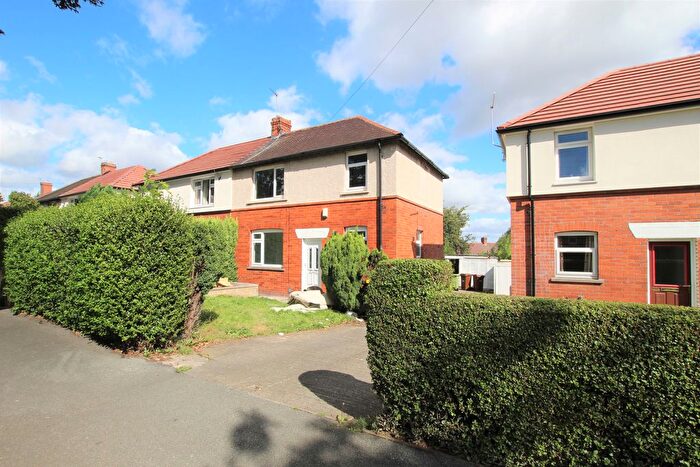 3 Bedroom Semi-Detached House To Rent In Broadway, Lupset, Wakefield, WF2