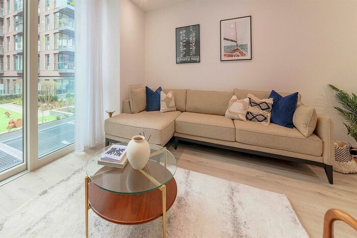 2 Bedroom Flat To Rent In Willowbrook House, Coster Avenue, N4