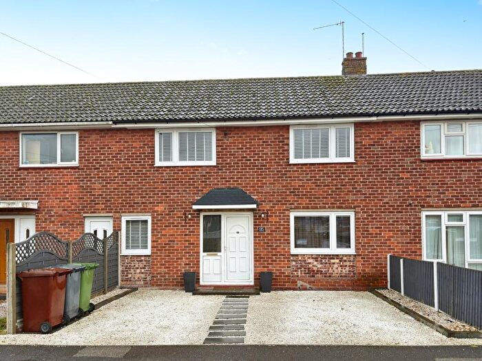 3 Bedroom Terraced House For Sale In Larchwood Crescent, Lincoln, LN6