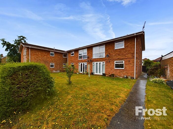 2 Bedroom Flat For Sale In Reedsfield Road, Ashford, Surrey, TW15